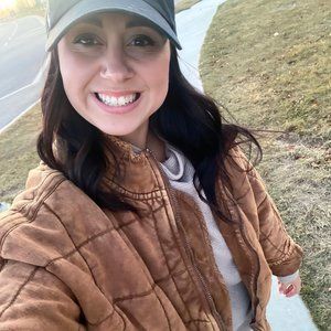 Meet your Posher, Nicole